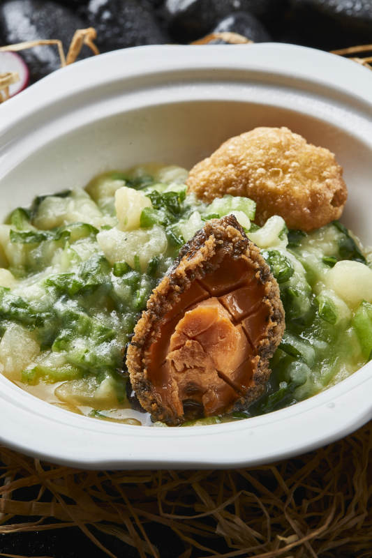 砂锅土豆小白菜配鲜鲍油炸黄糕图片