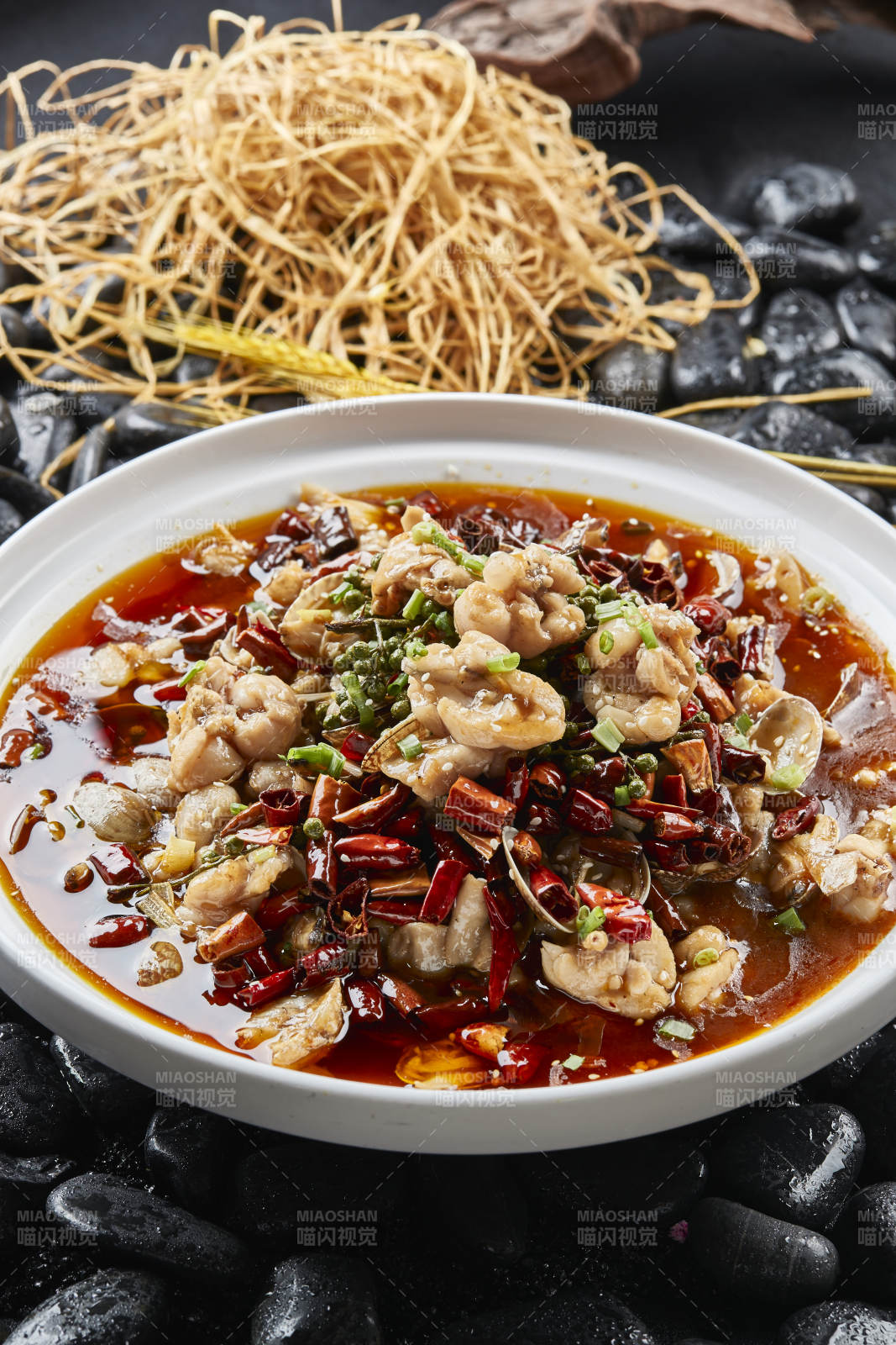 麻辣红油水煮香水花蛤牛蛙图片