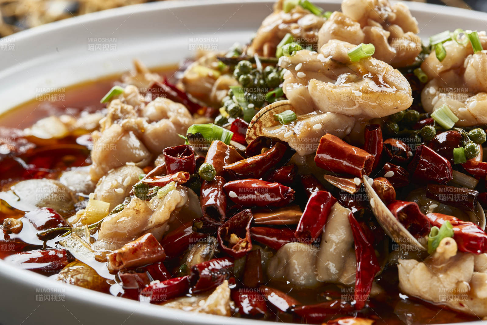 麻辣红油水煮香水花蛤牛蛙图片