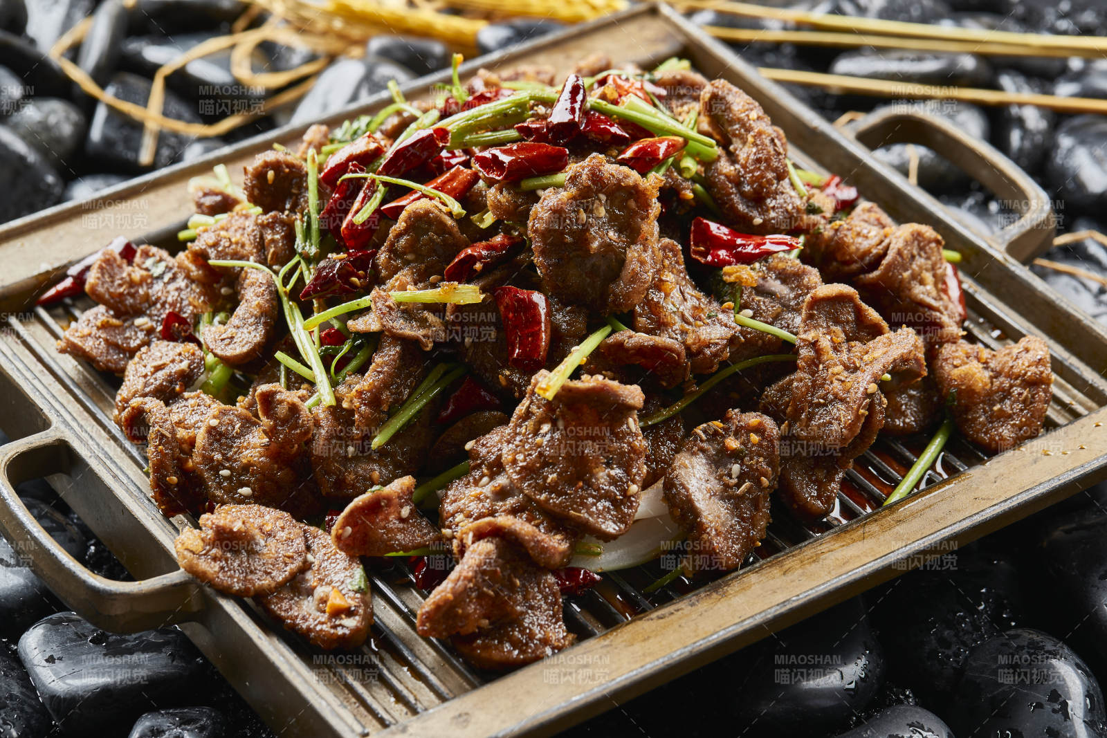 孜然辣椒铁板香煎小圆腰图片