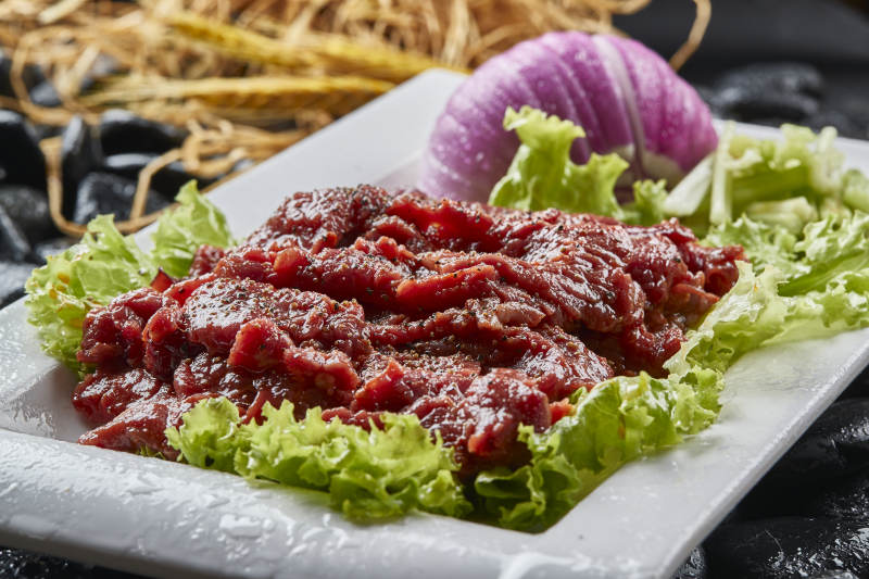 烤肉食材黑胡椒拌极品牛里脊肉图片