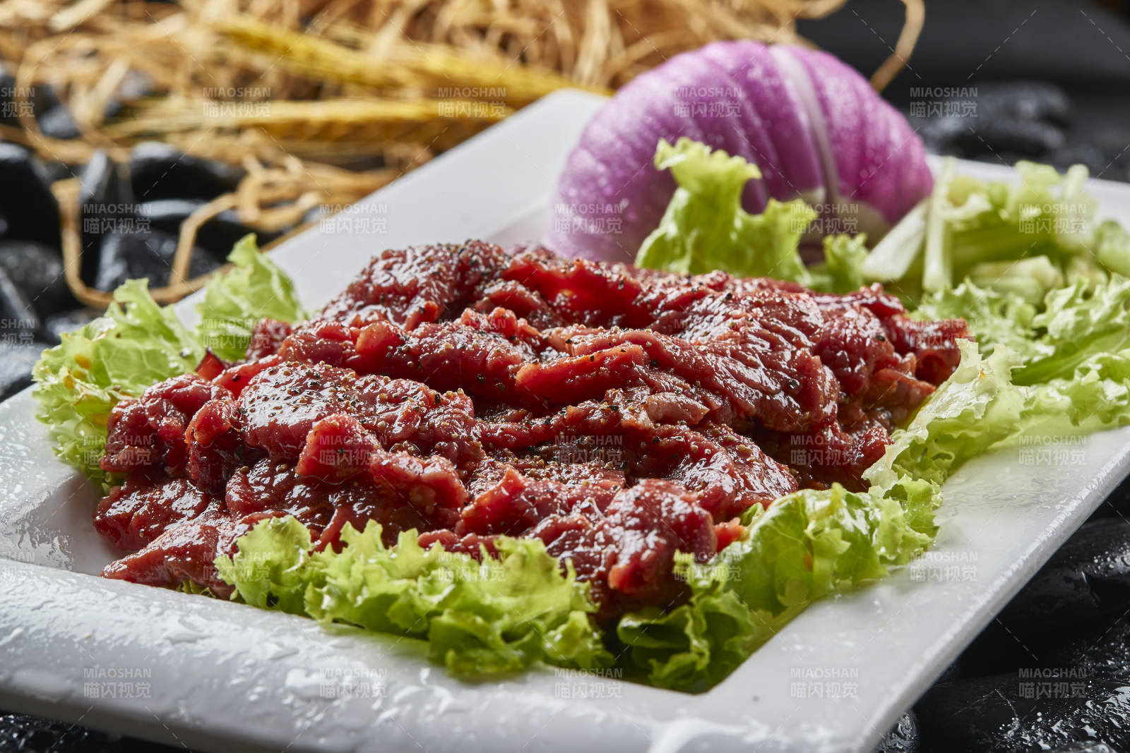 烤肉食材黑胡椒拌极品牛里脊肉图片