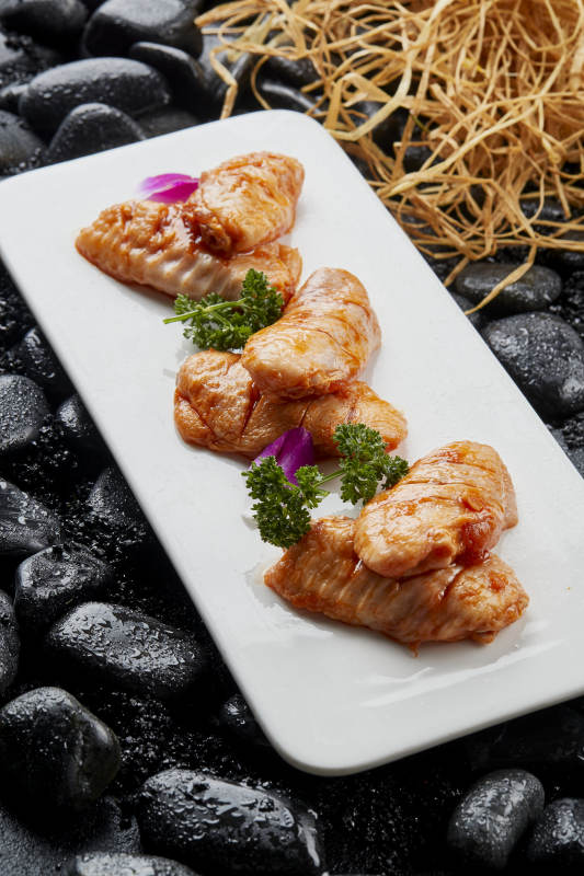 烤肉食材香辣生腌鸡翅中图片