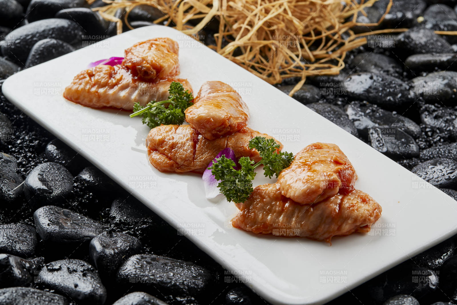 烤肉食材香辣生腌鸡翅中图片