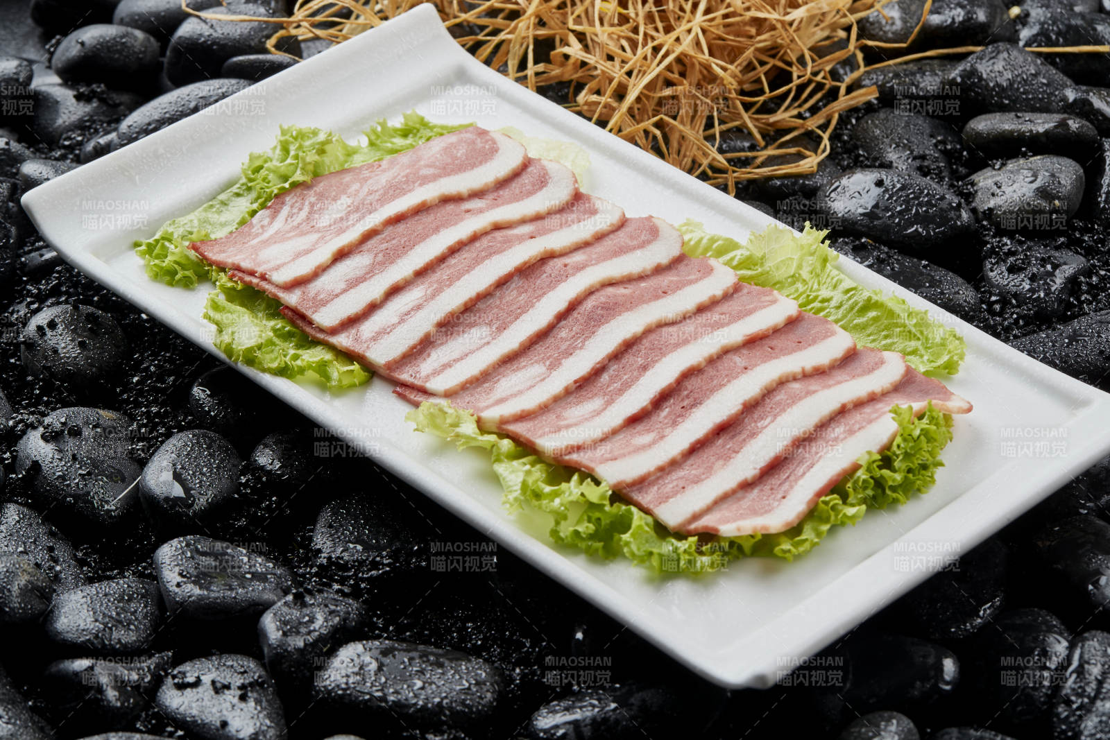 烤肉食材培根肉片图片