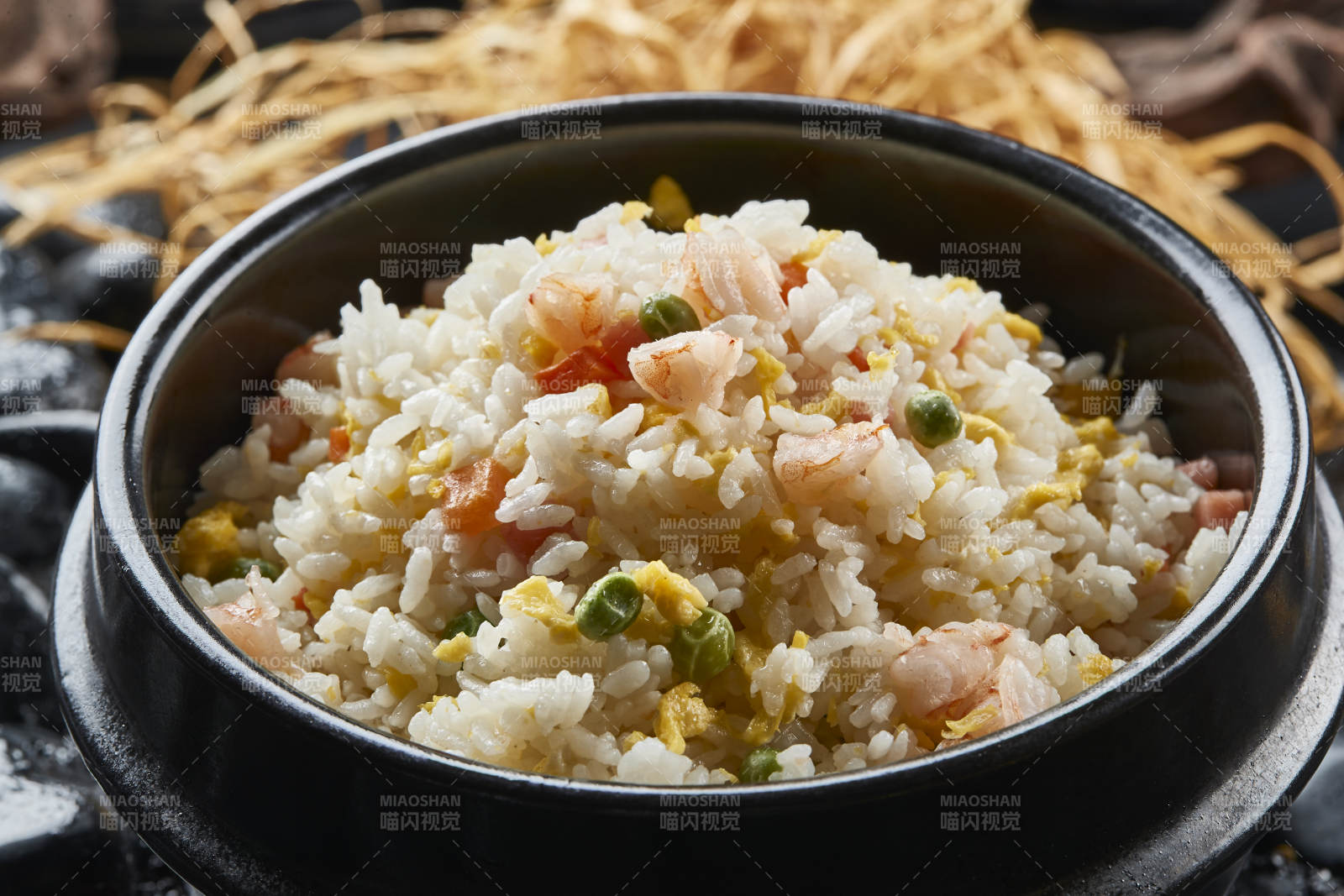 韩式虾仁石锅拌饭图片