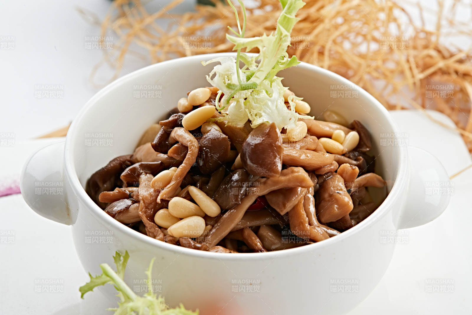 松子仁凉拌山珍菌图片