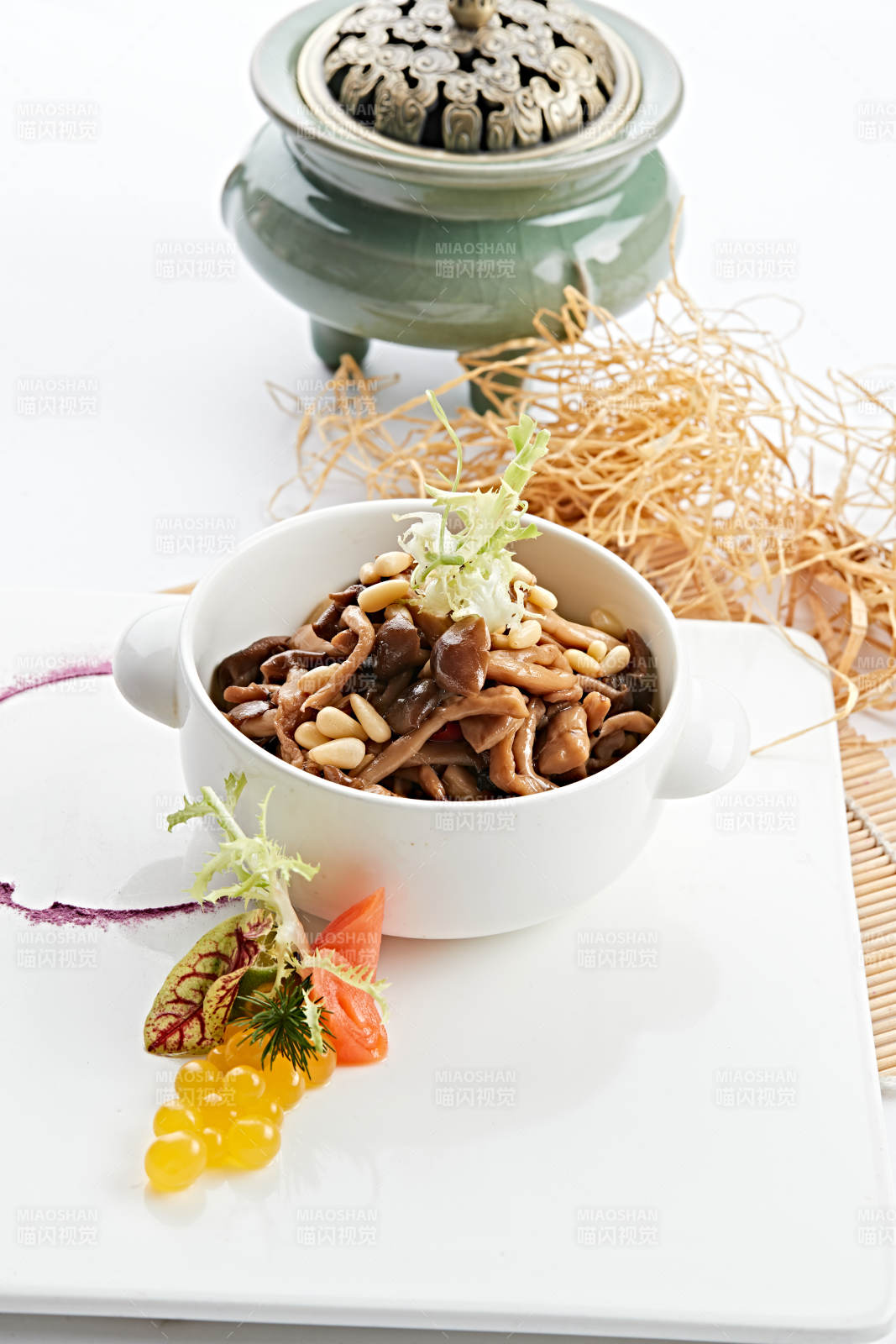 松子仁凉拌山珍菌图片