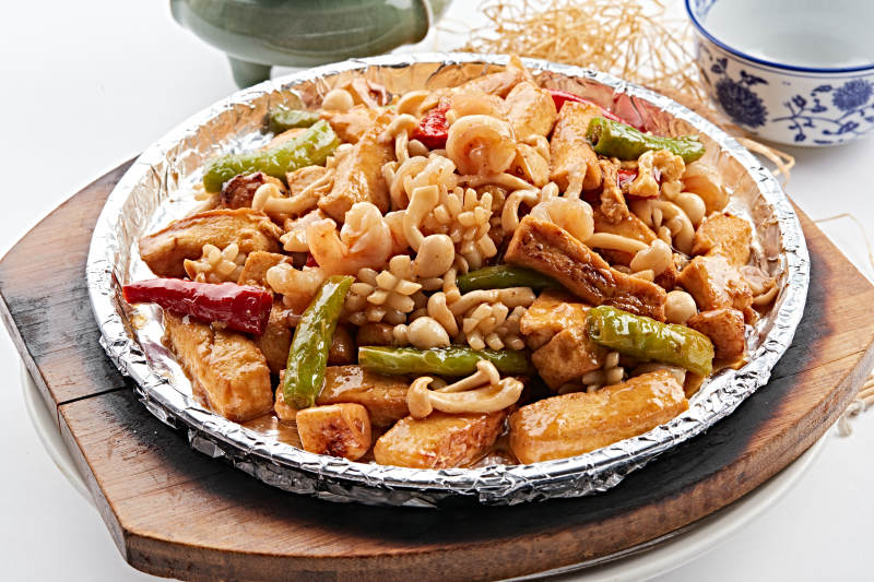 锡纸铁盘装的铁板什锦海鲜汇图片