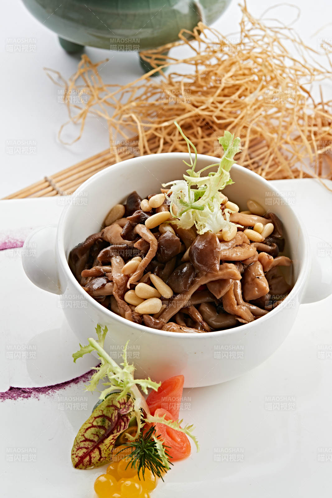 松子仁凉拌山珍菌图片