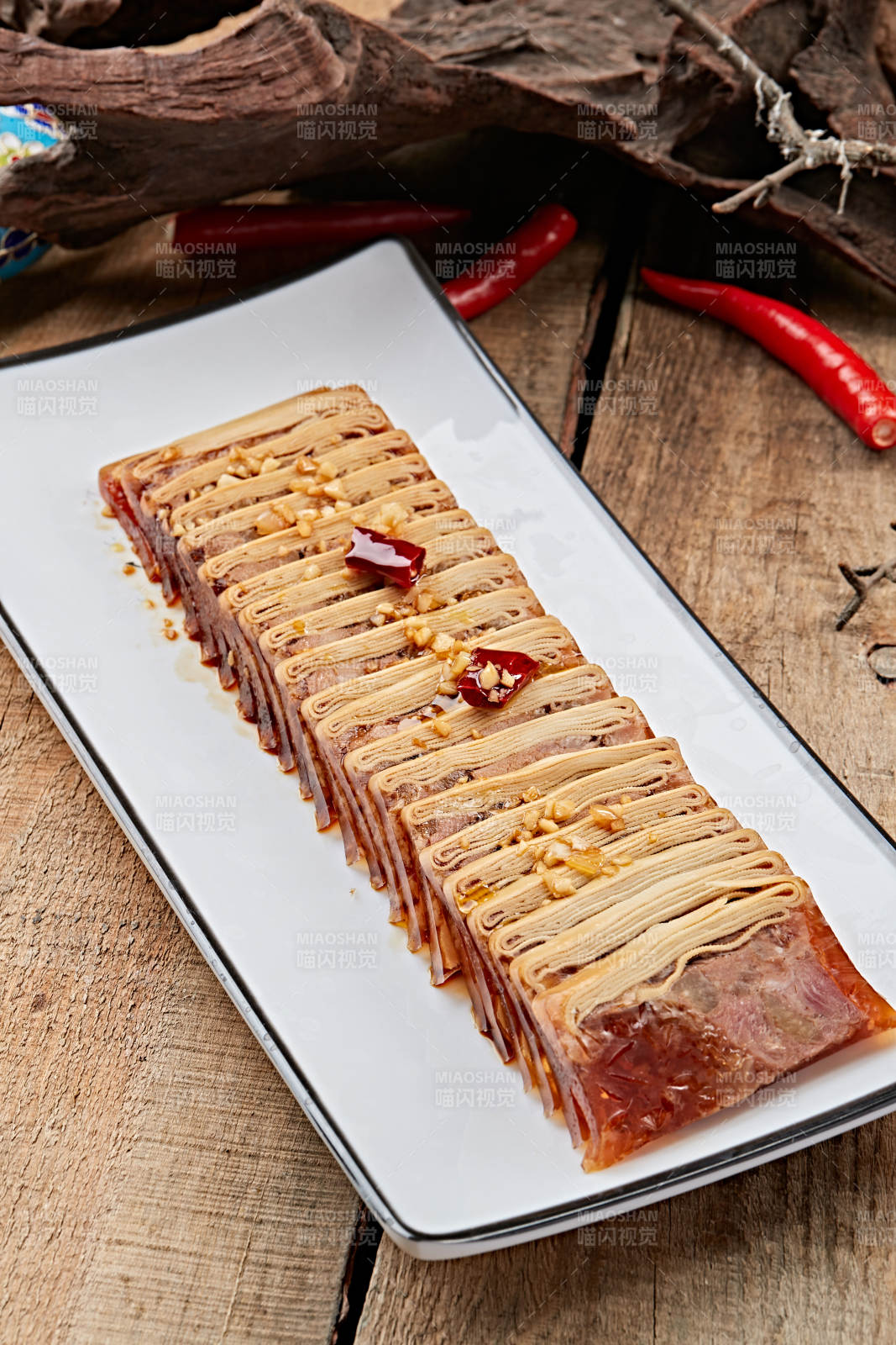 豆皮肘花猪皮冻图片