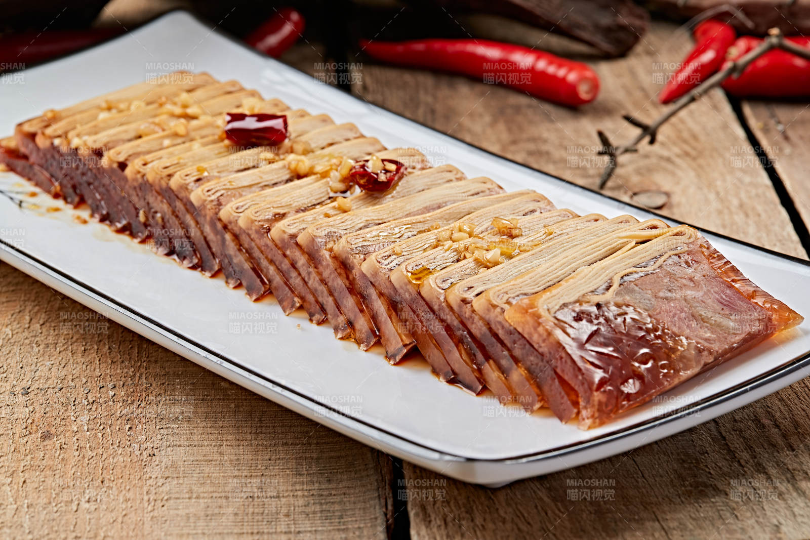 豆皮肘花猪皮冻图片