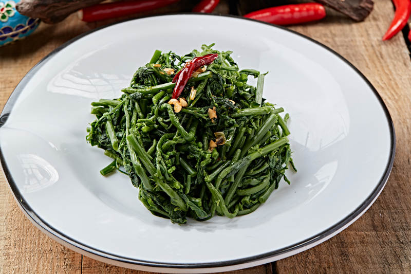 美味凉拌蕨菜图片