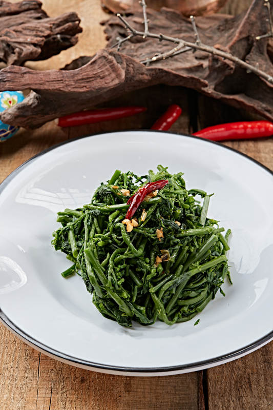 美味凉拌蕨菜图片