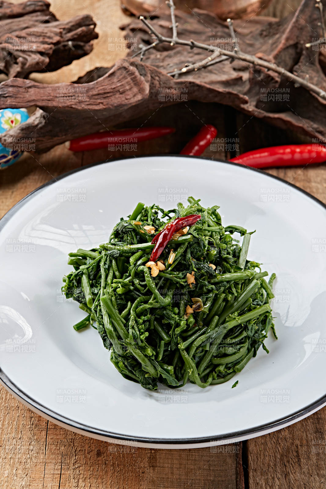 美味凉拌蕨菜图片