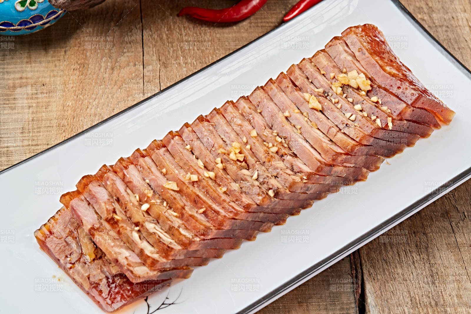 桃仁猪肘皮冻切片图片