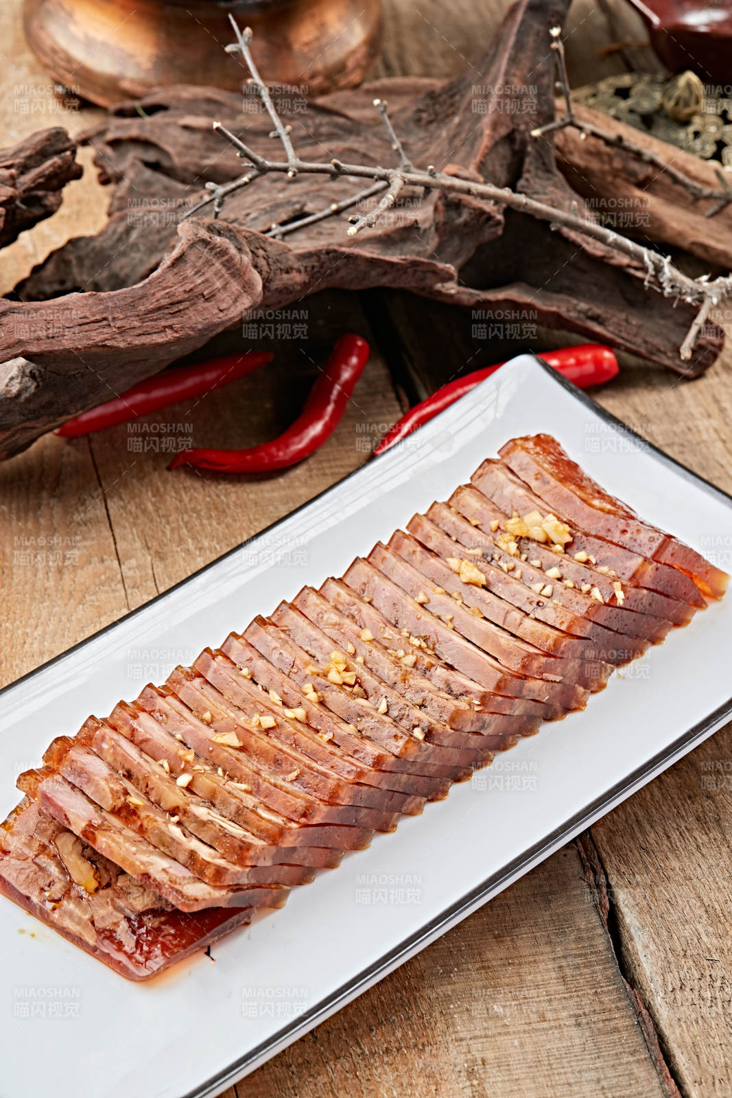 桃仁猪肘皮冻切片图片