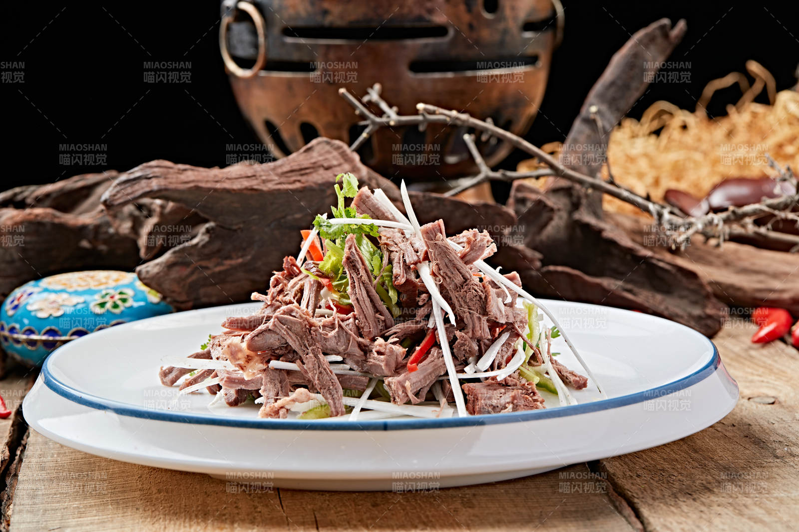 手撕小驴肉图片