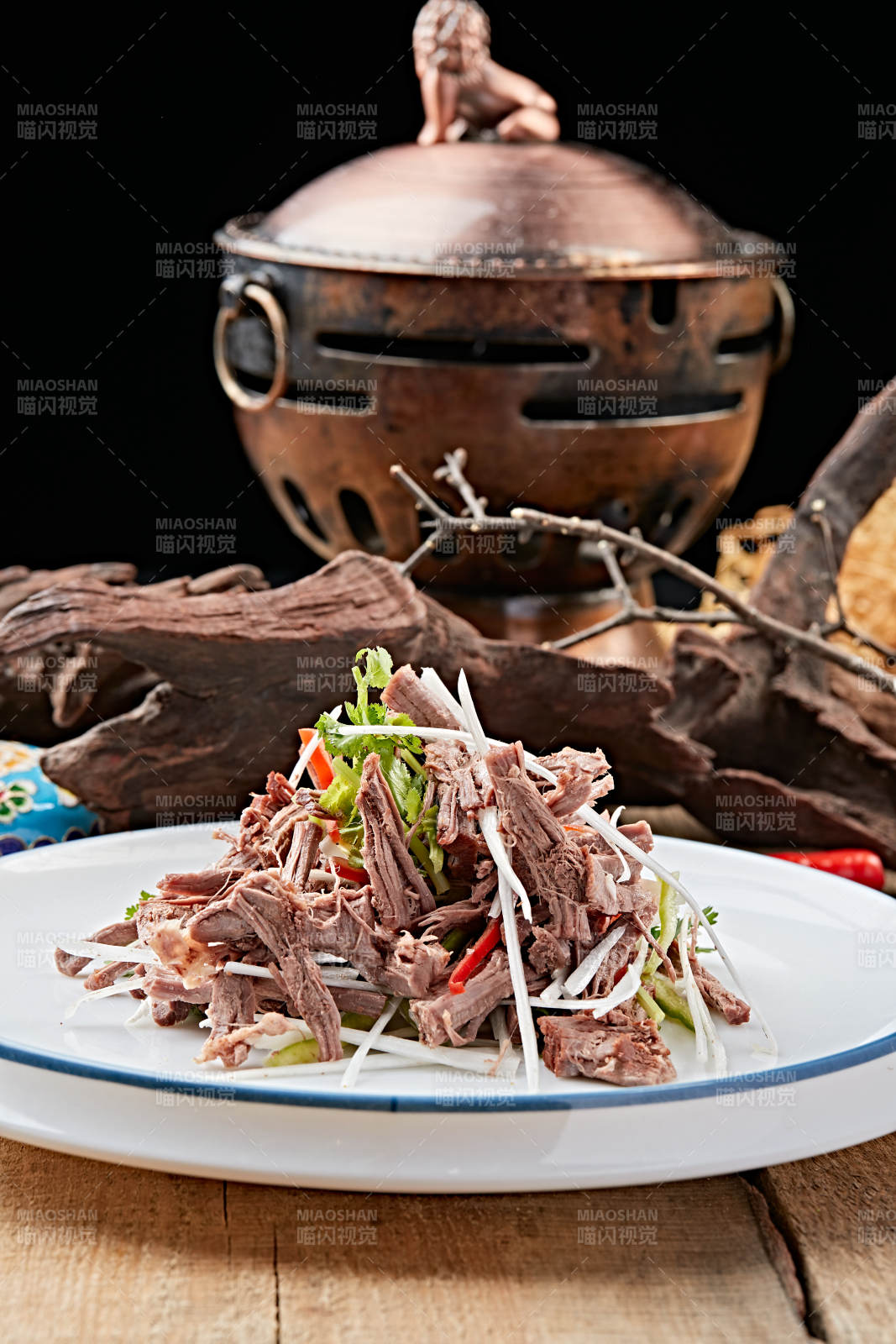 手撕小驴肉图片