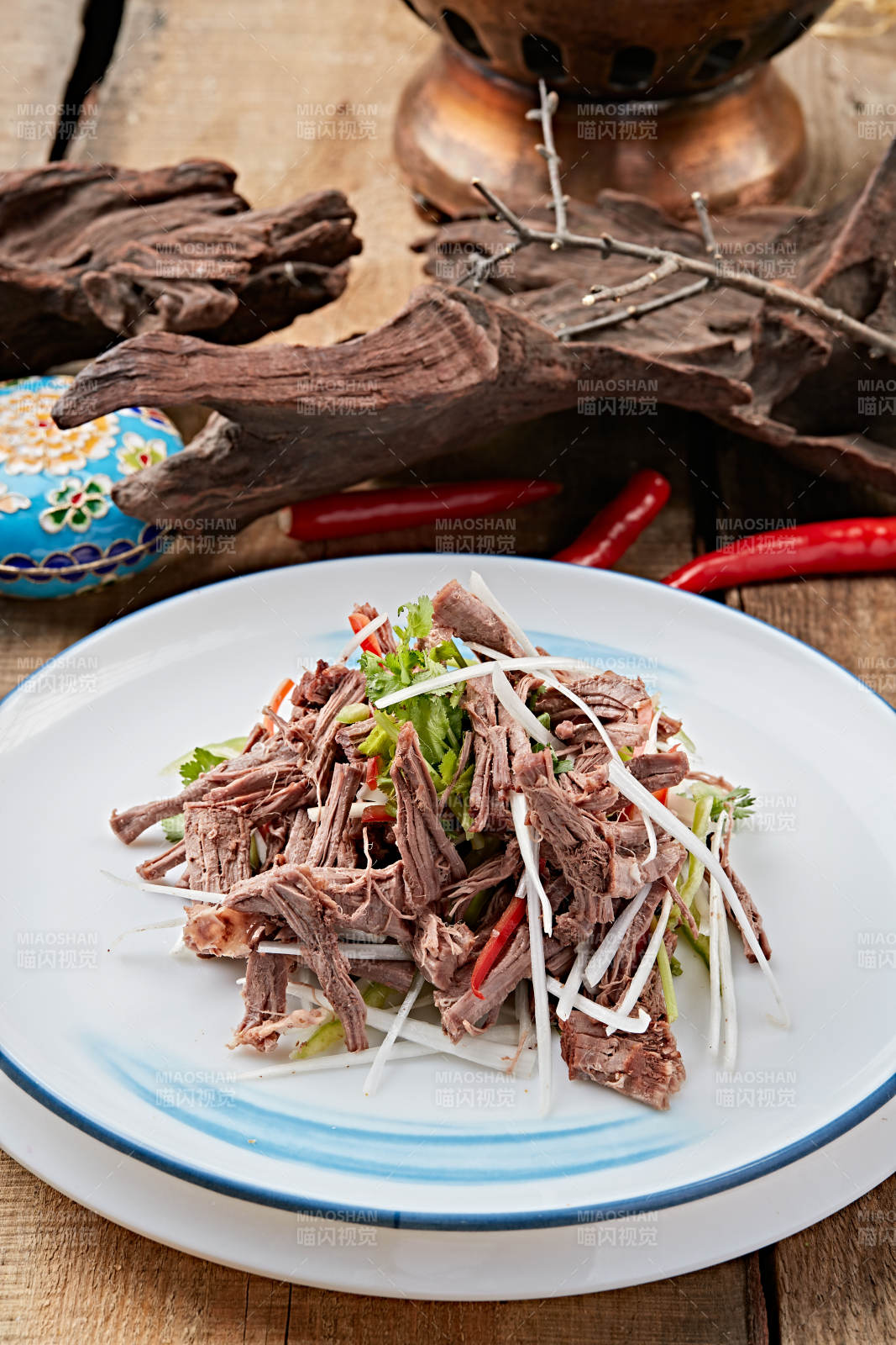 手撕小驴肉图片