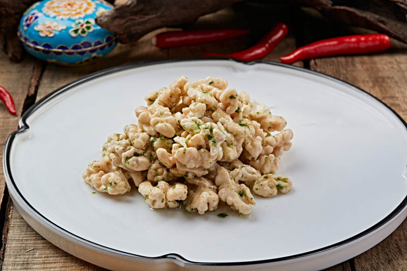 鲜山葵酱醸桃仁图片