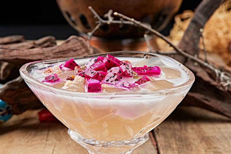 酸奶火龙果芦荟冰图片