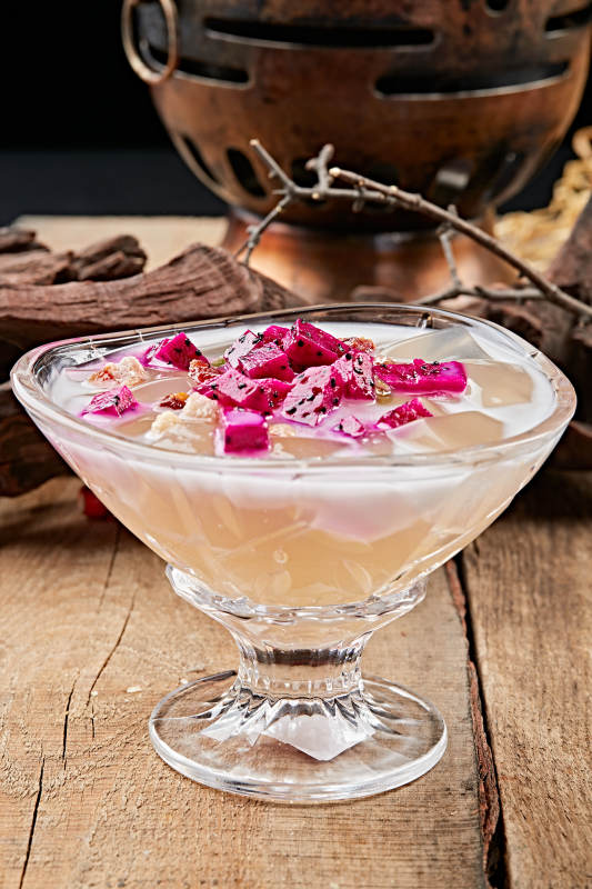 酸奶火龙果芦荟冰图片