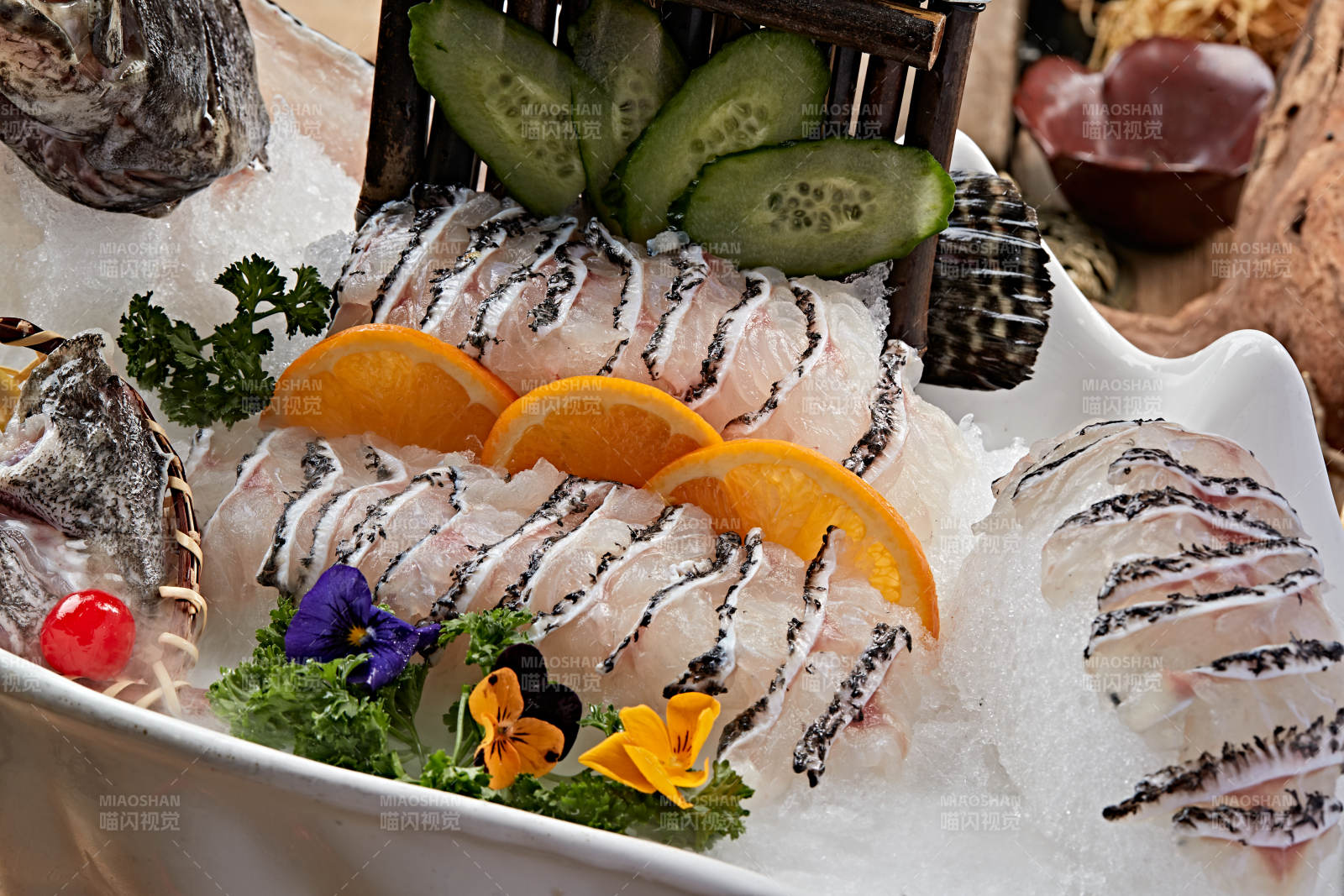 火锅食材乌鸡卷切片图片