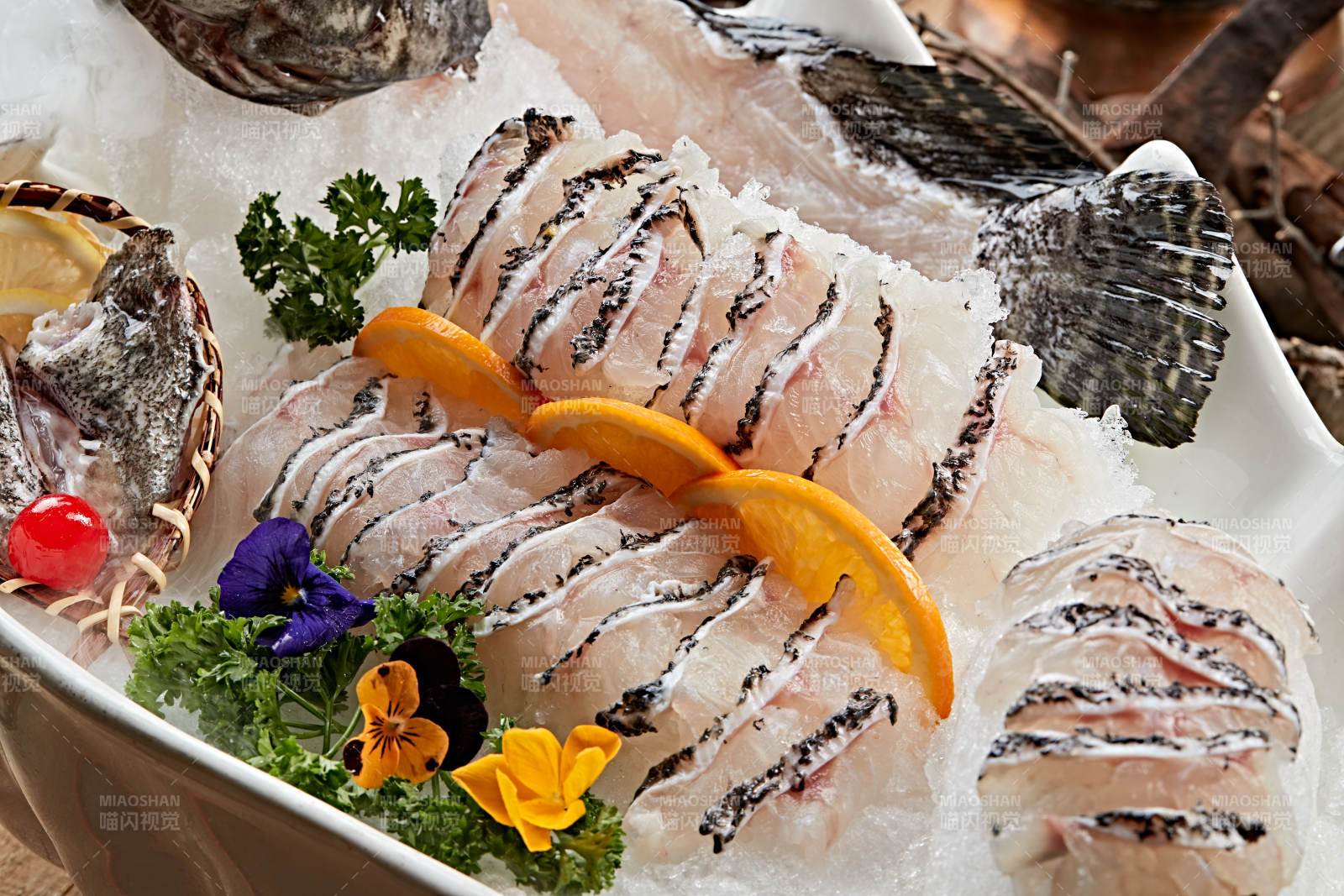 火锅食材乌鸡卷切片图片