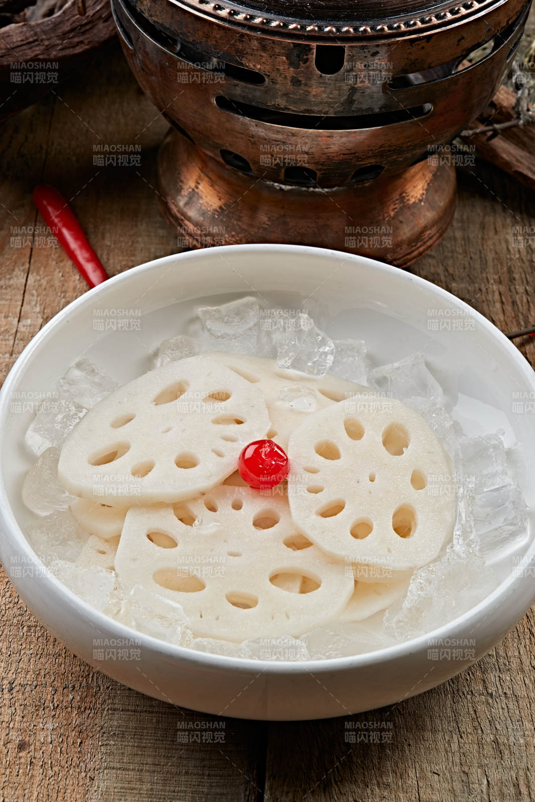 火锅食材冰镇鲜藕片图片