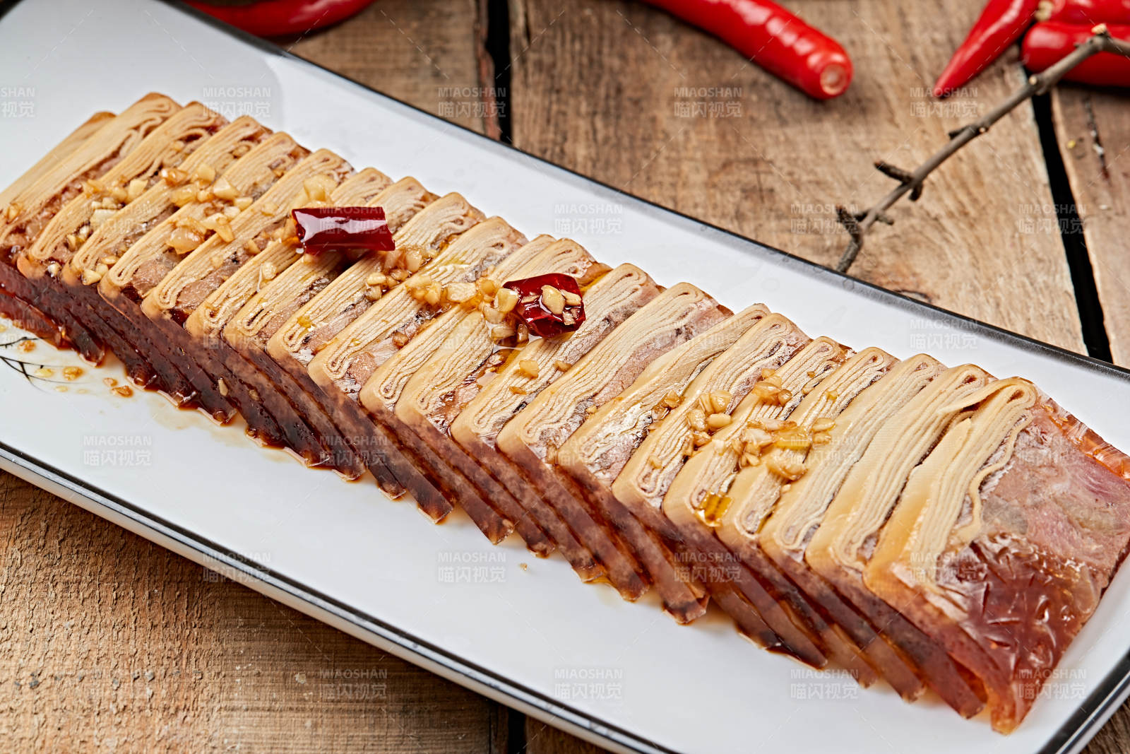 豆皮肘花猪皮冻图片