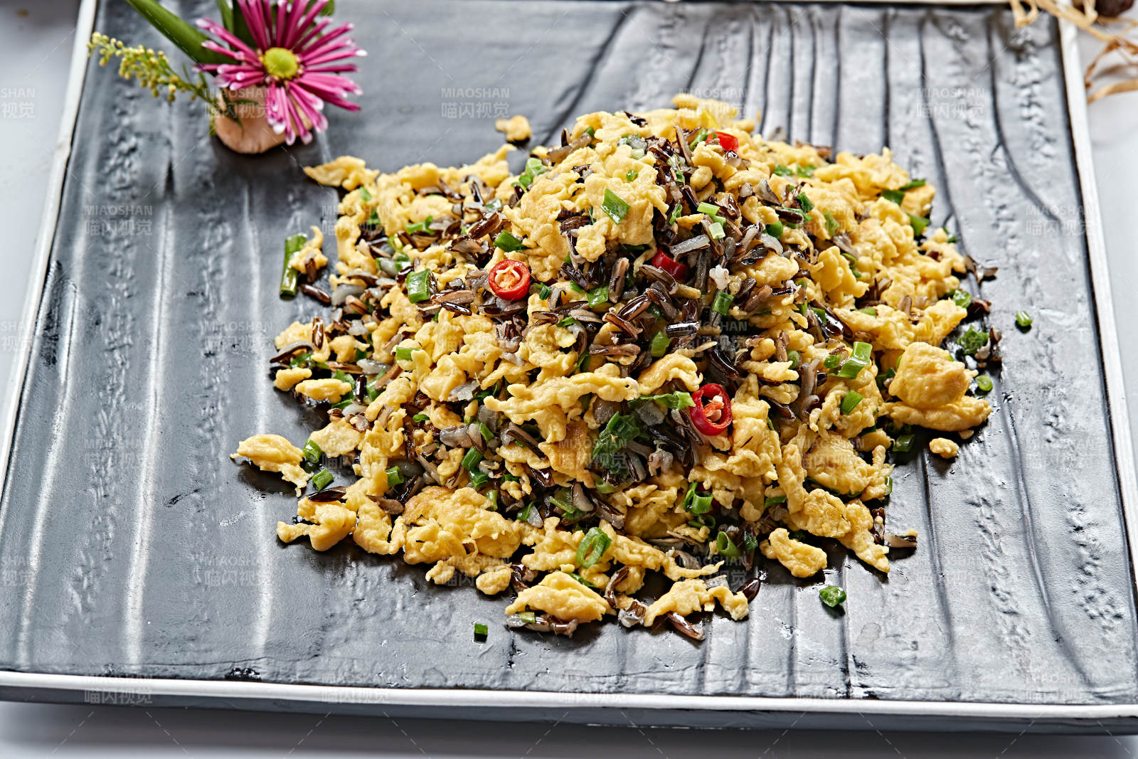 紫米米椒炒鸡蛋图片