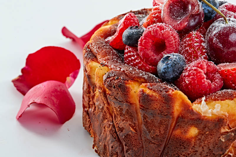 巴斯克芝士风暴鲜果乳酪蛋糕图片