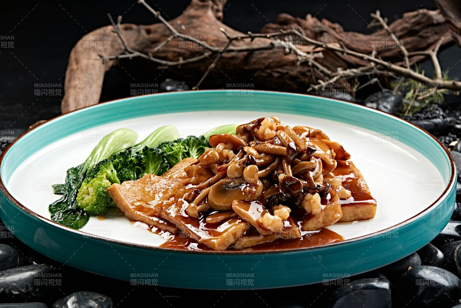 杂菌黄焖锅塌豆腐图片