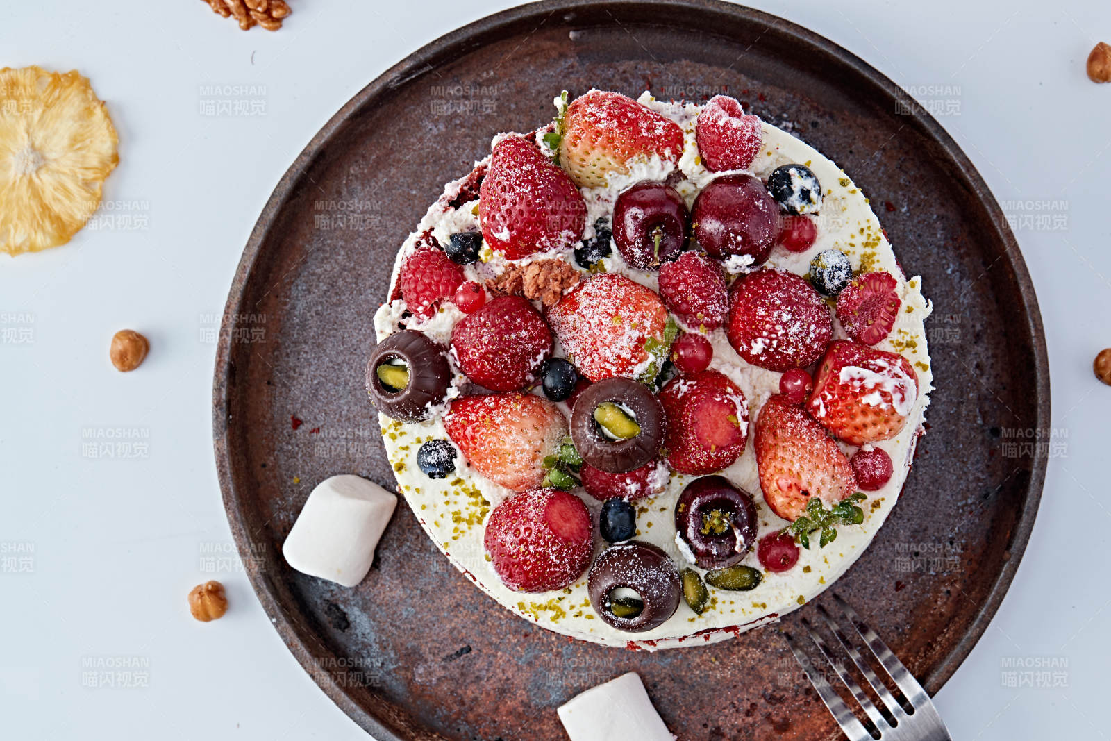 奶油抹茶鲜水果蔓越莓馅料多层蛋糕图片