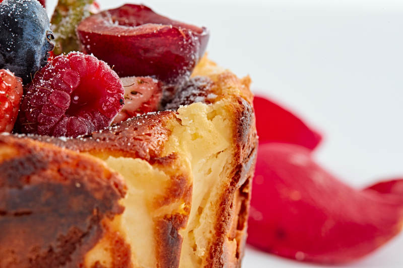 巴斯克芝士风暴鲜果乳酪蛋糕图片