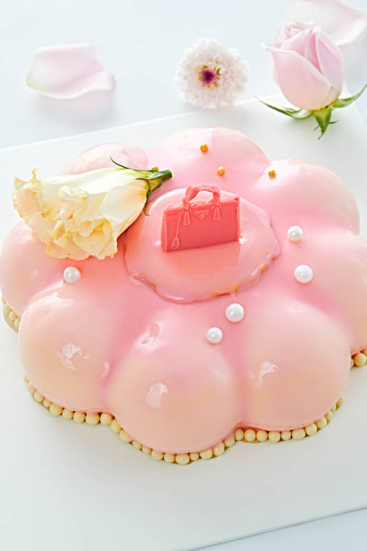 玫瑰初吻蓝莓夹心鲜奶蛋糕图片