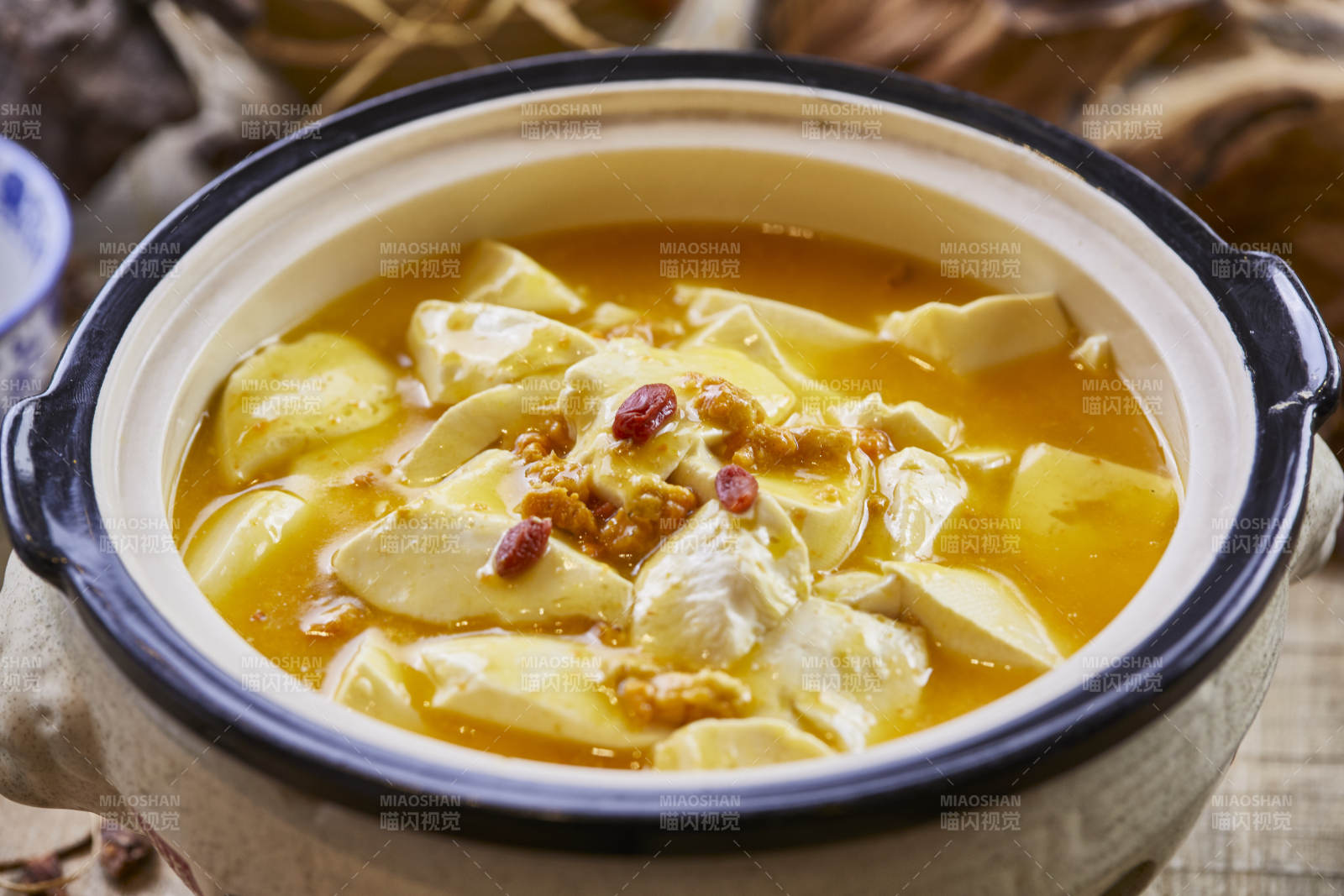 蟹黄海胆炖豆腐图片