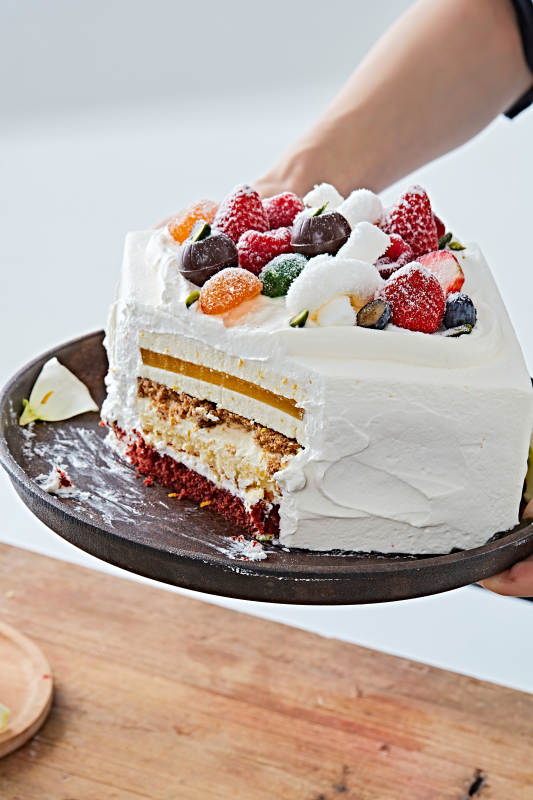 鲜水果奶油多层夹心蛋糕图片