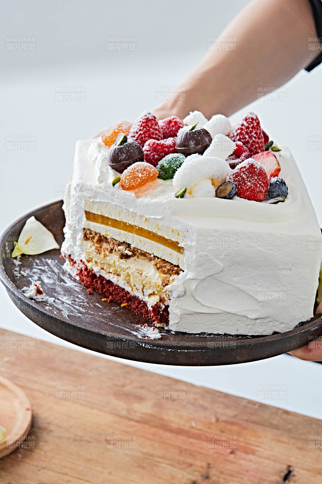 鲜水果奶油多层夹心蛋糕图片