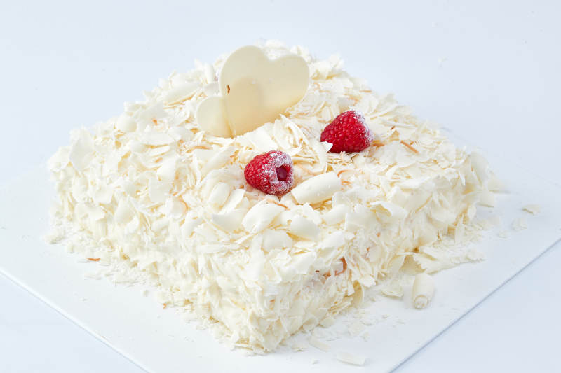 草莓白巧克力榴莲慕斯生日蛋糕图片