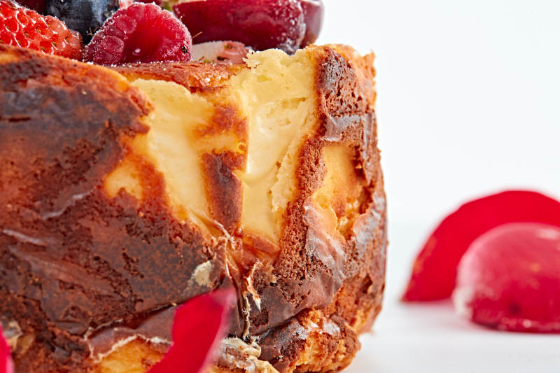 巴斯克芝士风暴鲜果乳酪蛋糕图片