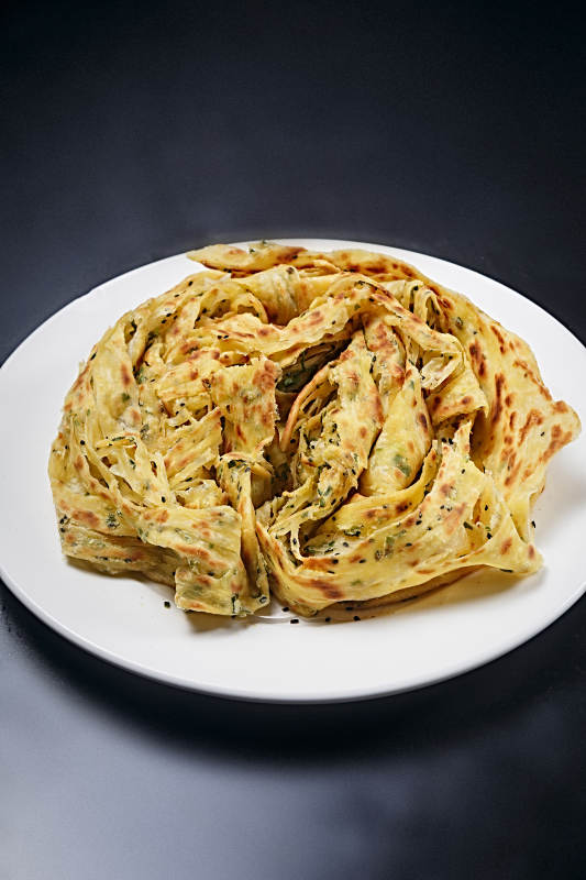 传统美食葱油饼图片