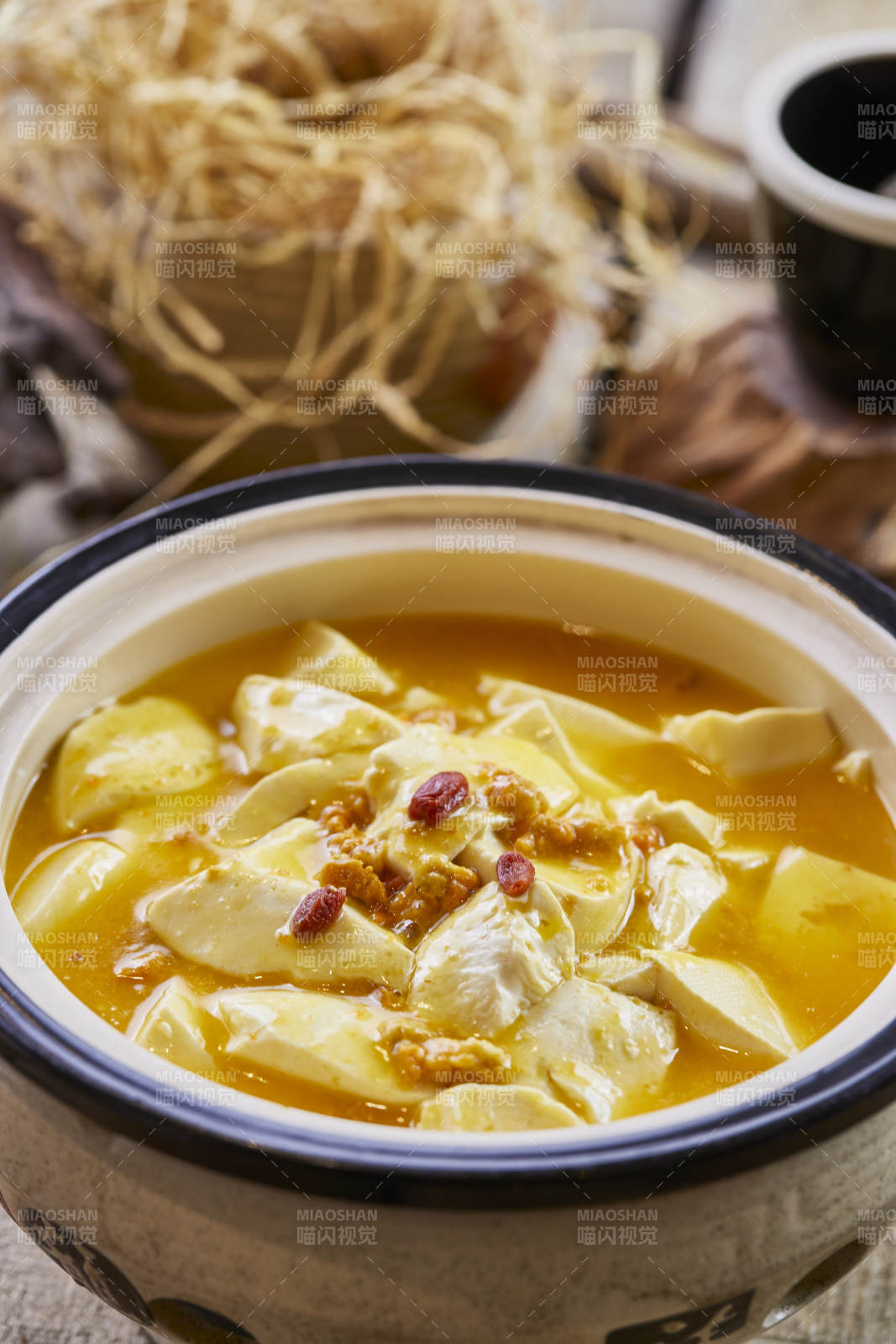 蟹黄海胆炖豆腐图片