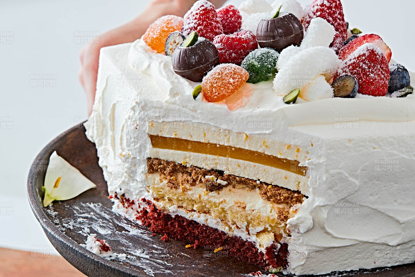 鲜水果奶油多层夹心蛋糕图片