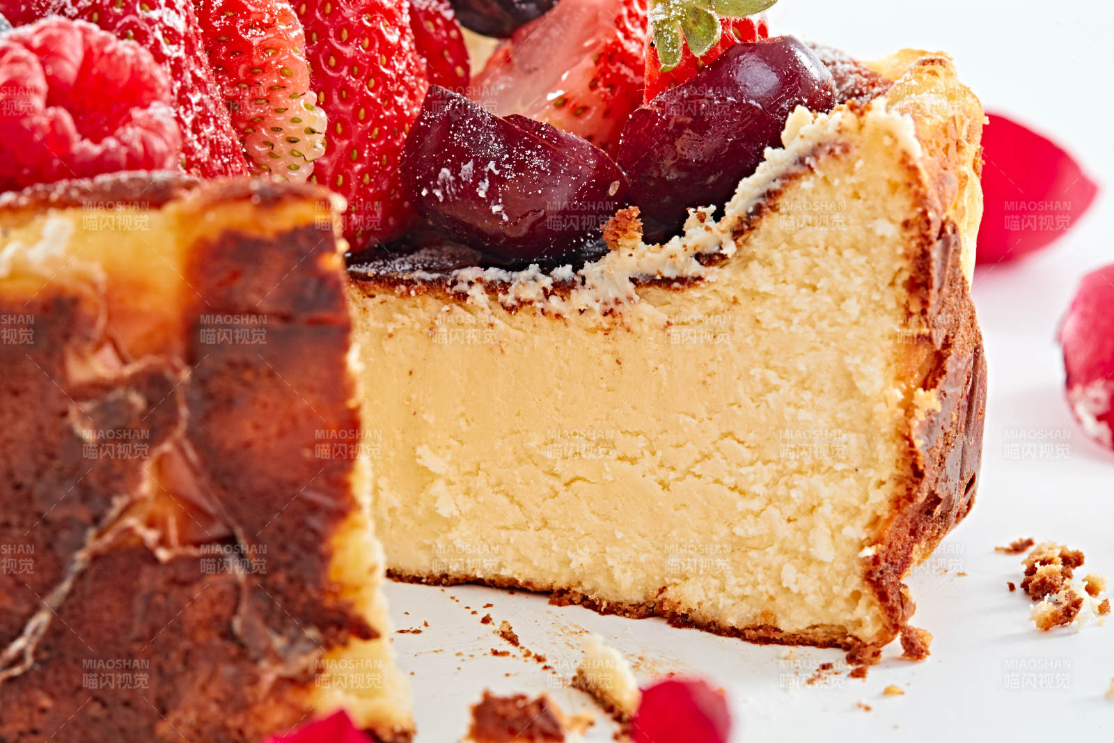 巴斯克芝士风暴鲜果乳酪蛋糕图片
