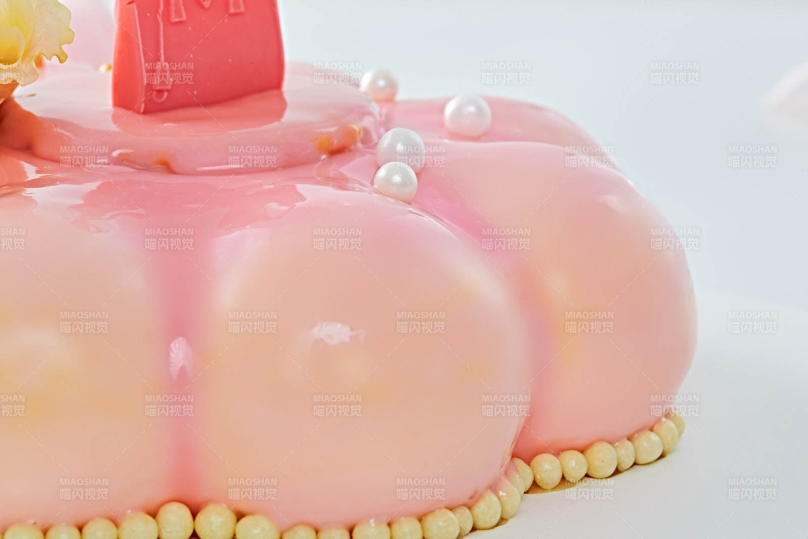 玫瑰初吻蓝莓夹心鲜奶蛋糕图片