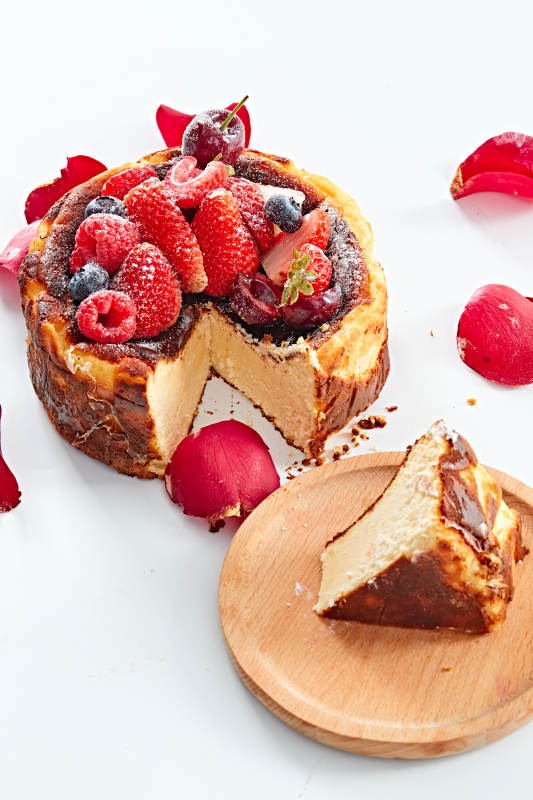 巴斯克芝士风暴鲜果乳酪蛋糕图片