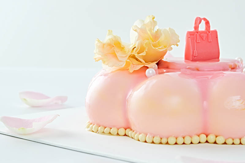 玫瑰初吻蓝莓夹心鲜奶蛋糕图片