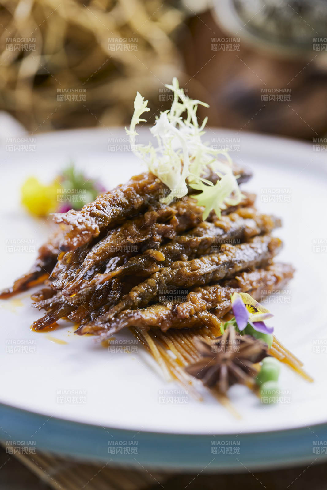 裹面油炸香酥小鱼图片